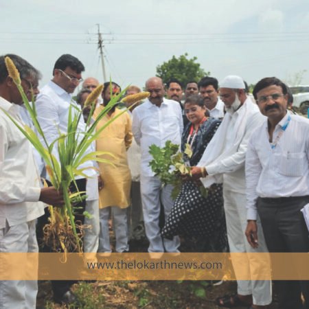 शेतकऱ्यांच्या बांधावर जाऊन आमदार विलास भुमरे यांनी केली दुष्काळी परिस्थितीची पाहणी....