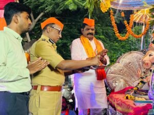 मध्यरात्री श्री महासंघाच्या गणरायाला निरोप