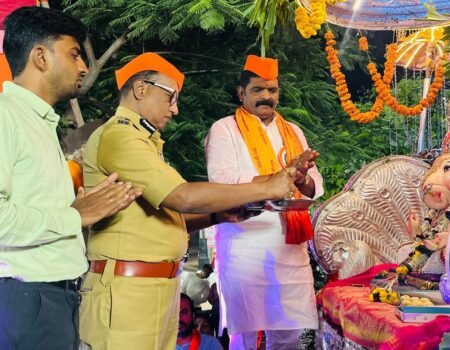 मध्यरात्री श्री महासंघाच्या गणरायाला निरोप