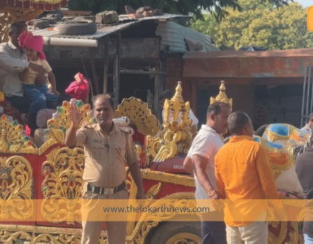 खुलताबाद पोलीस ठाण्यातील गणपती बाप्पाचे ढोल ताशाच्या गजरात शनिवारी विसर्जन
