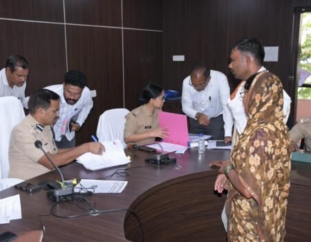 Police Up Mahanirikshak UMAP yancha takrardaranshi sanvad Lokarth Nanded