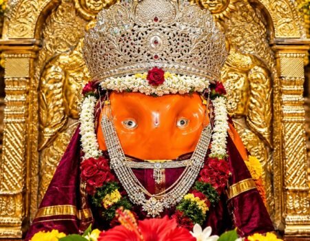 अंगारिका चतुर्थीला राजूर गणपती संस्थानला २१ लाखांची देणगी