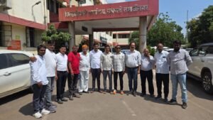 Verul Gramasth Jilhadhikari bhet regarding Grushneshwar Mandir band Lokarth 2.10.2026