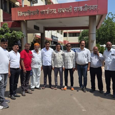 Verul Gramasth Jilhadhikari bhet regarding Grushneshwar Mandir band Lokarth 2.10.2026