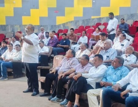 गाळेधारकांच्या प्रश्नावर 15 दिवसात निर्णय घेणार