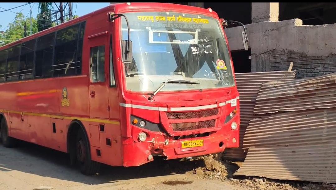 पैठणमध्ये एसटी-दुचाकी भीषण अपघात; ३ जणांचा मृत्यू