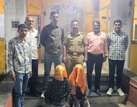 शेतात महिलेचे दागिने हिसकावणारे दोघे जेरबंद