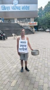 कोमवाड यांच्या आंदोलनामुळे प्रशासनाची इभ्रत वेशीवर टांगली