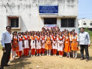 विद्यार्थिनींना मिळाले पाणी नमुने तपासणीचे धडे
