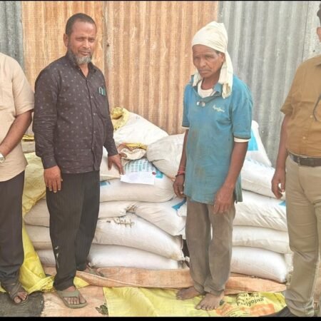 धर्माबाद येथे १ लाख ८५ हजार रुपयांचा संशयित भेसळयुक्त अन्नसाठा जप्त