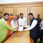 मुख्यमंत्री फडणवीस यांच्यासोबत बंजारा समाजाच्या विविध प्रलंबित प्रश्नांवर चर्चा