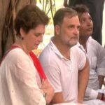 rahul-priyanka-akashvani-bhavan-protest-