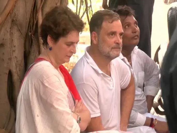 rahul-priyanka-akashvani-bhavan-protest-