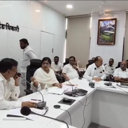 ऊस-दरासाठी-एकरीशेतकरी-आक्रमक2-